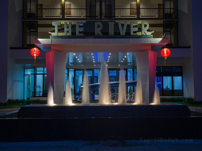 河畔酒店