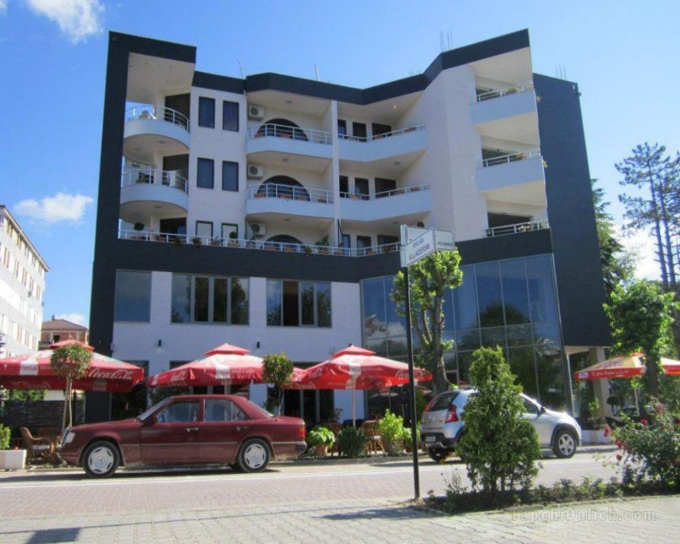 Khách sạn Perla