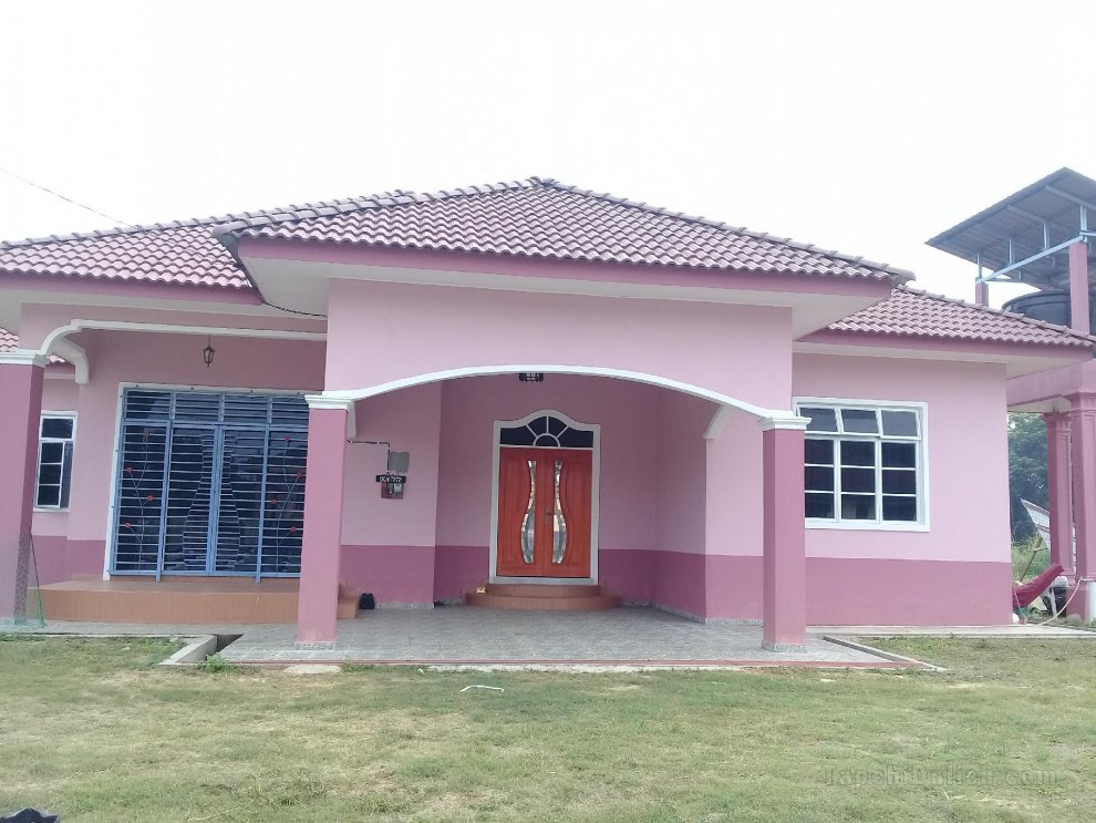 Ummi Noriah Guesthouse Tanah Merah