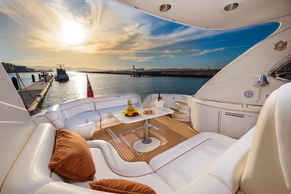 Khách sạn Luxury Yacht