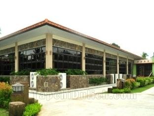 Khách sạn Auravel Grande and Resort