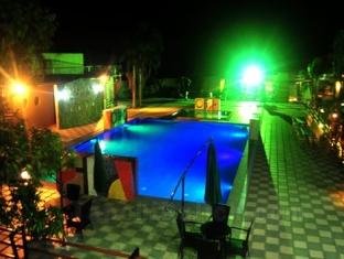 Khách sạn Auravel Grande and Resort