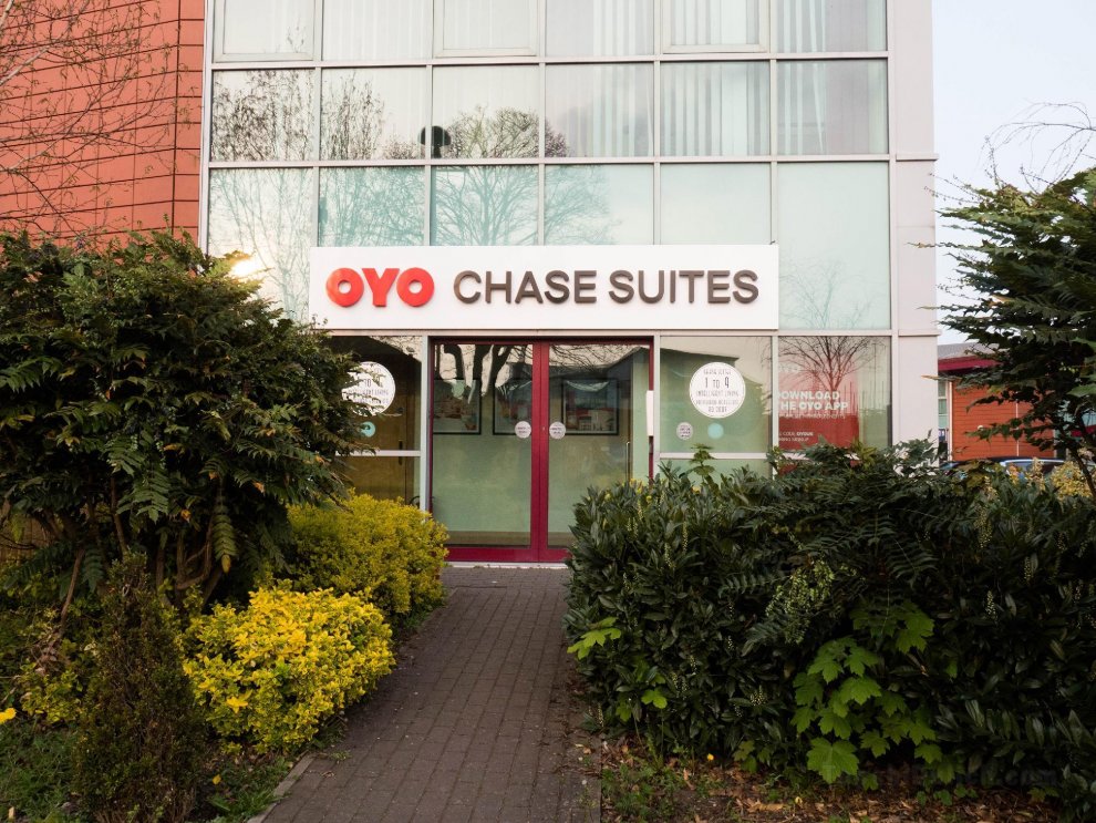 OYO Flagship Chase Suites