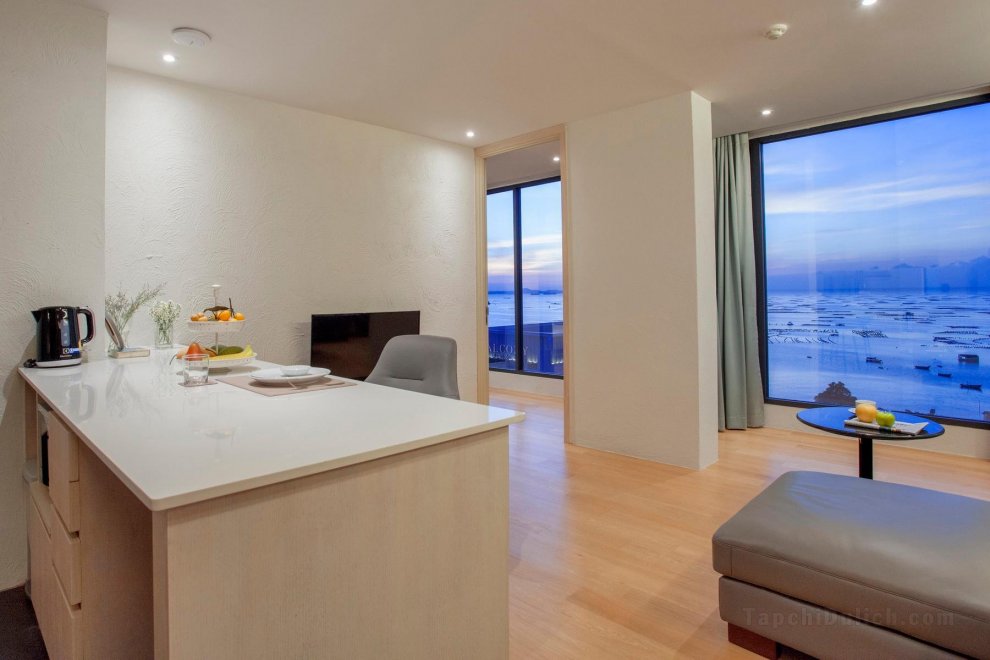 Balcony Seaside Sriracha Hotel & Serviced Apartments (SHA Extra Plus)