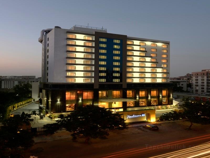Khách sạn Radisson Blu Ahmedabad