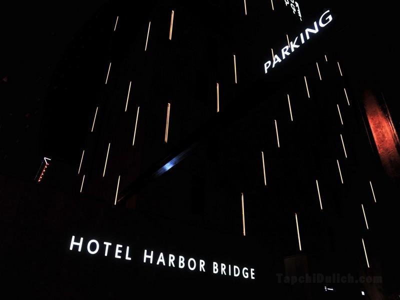 Khách sạn Harbor Bridge