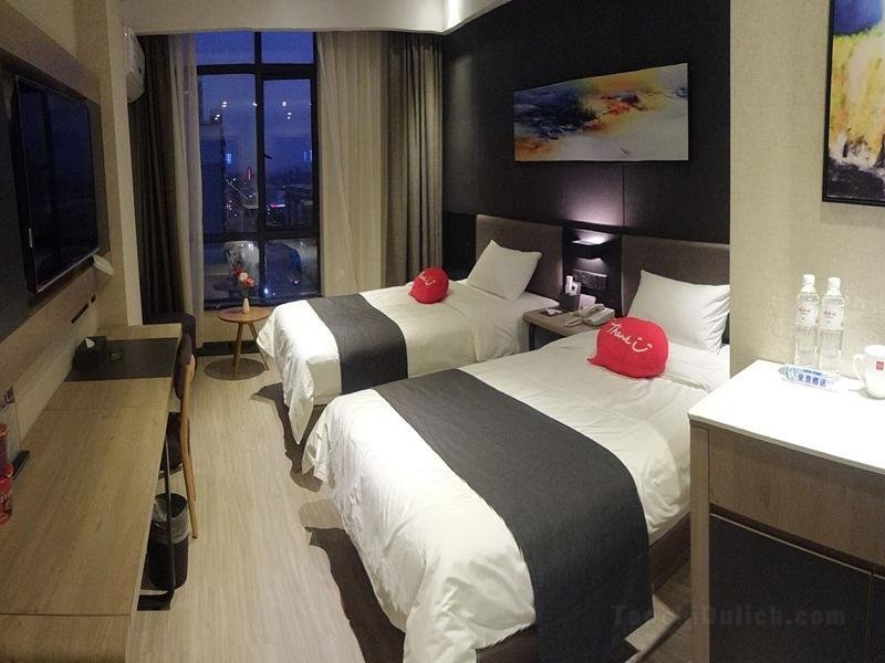 Khách sạn Thank Inn Plus Guangxi Baise Tianyang County Ganzhuang Avenue