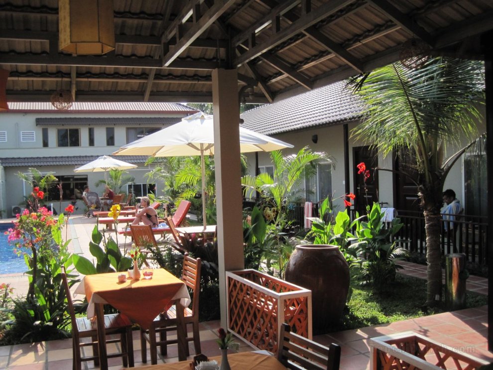 Khách sạn The Tamarind