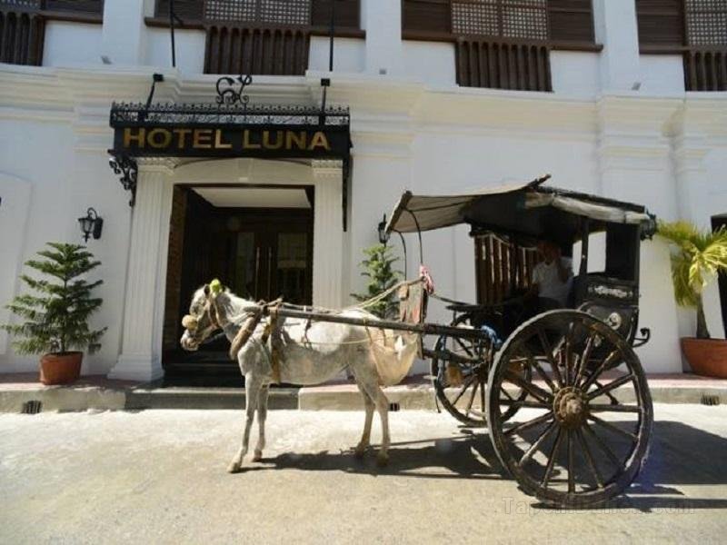 Khách sạn Luna