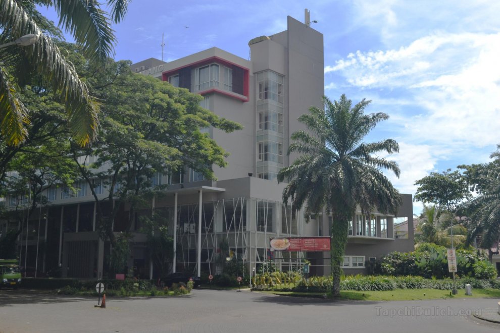 Khách sạn Grand Cakra Malang