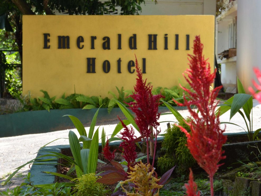 Khách sạn Emerald Hill