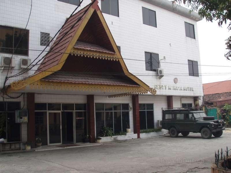 Khách sạn Resty Menara