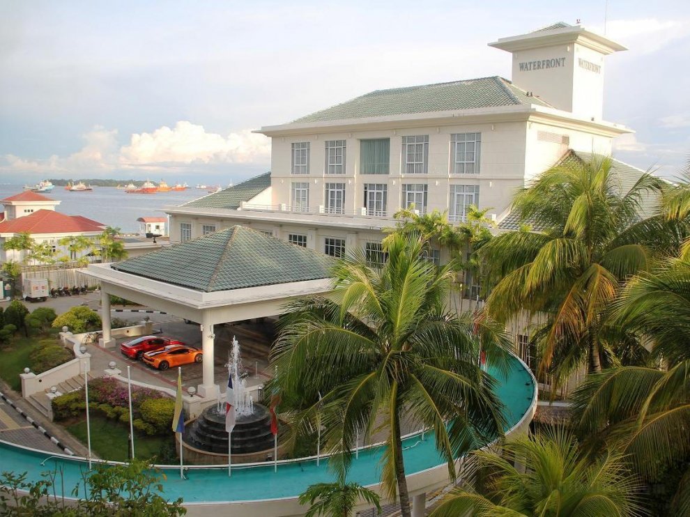 Billion Waterfront Resort