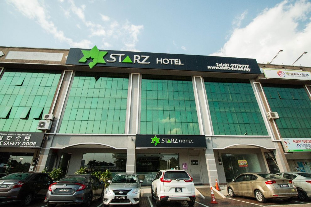 Khách sạn Starz