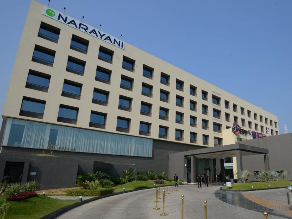 Khách sạn Narayani Heights and Resort