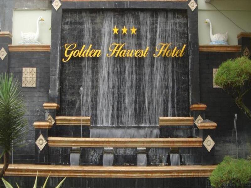 Khách sạn Golden Harvest