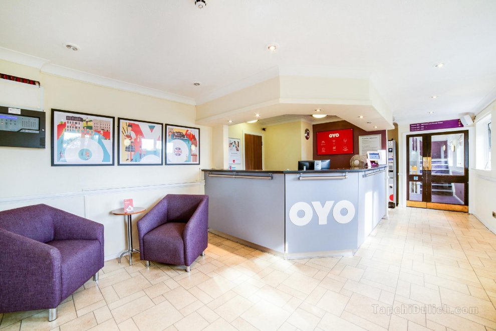 Khách sạn OYO Lakeside Haydock St Helens