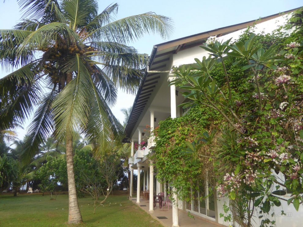 Khách sạn Raja Beach