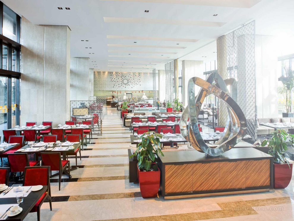 Khách sạn Novotel Kolkata & Residences - An Accors Brand