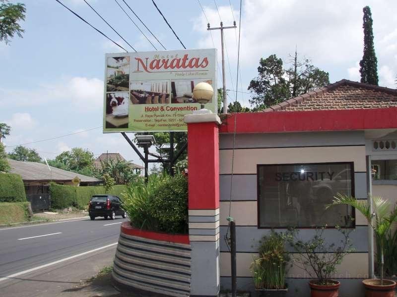 Khách sạn Naratas