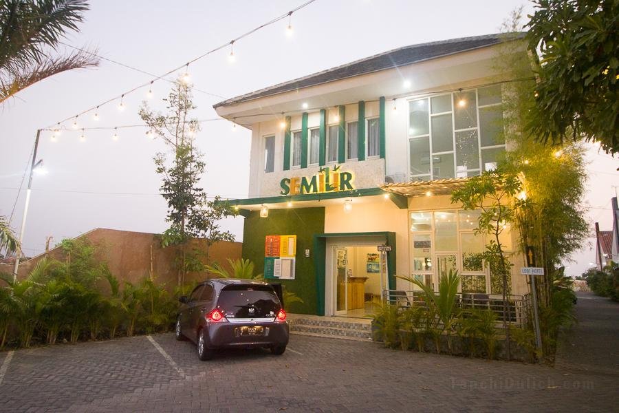 紅多茲Plus伊斯蘭酒店 - 近三邦阿倫阿倫