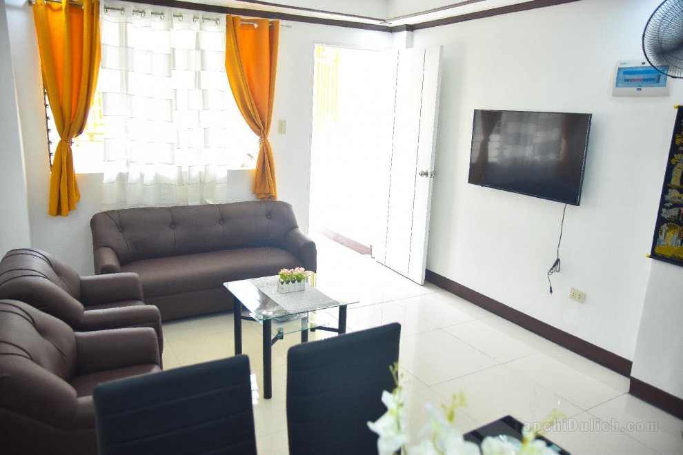 Calapan City Furnished House in a Subd near MALLS