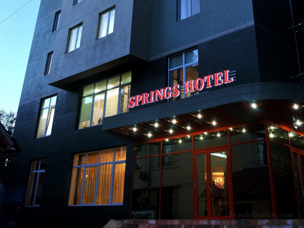 Khách sạn Springs