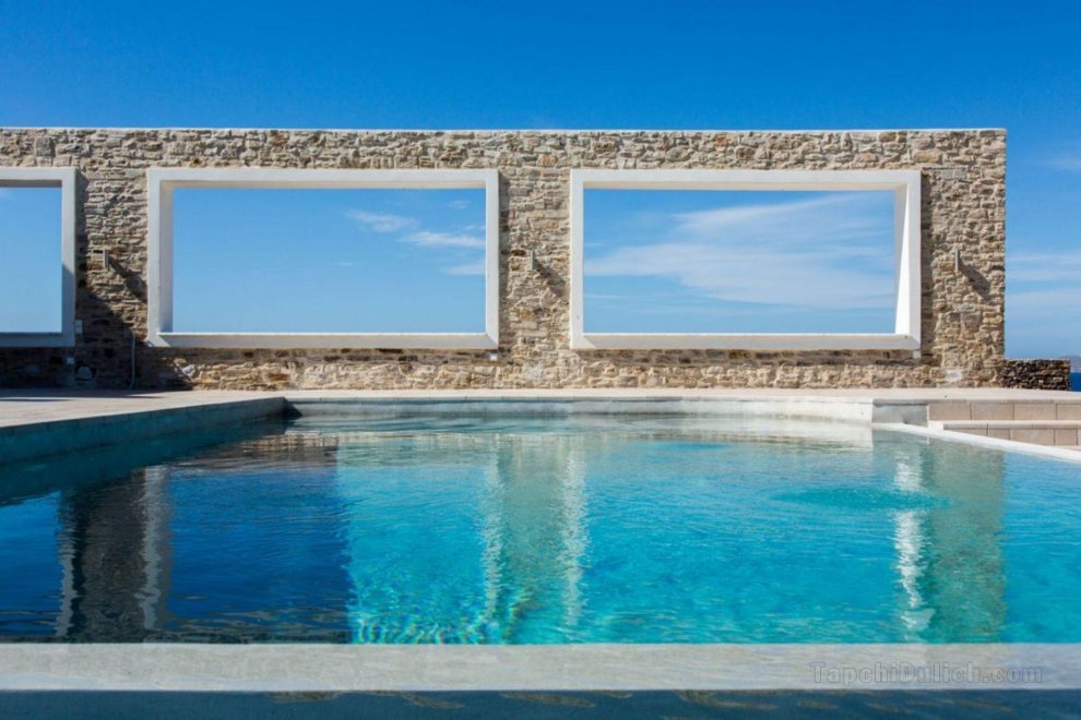 Picture You and Your Family Renting this Luxury Villa with Gym, Sauna & more on Antiparos Greek Isla