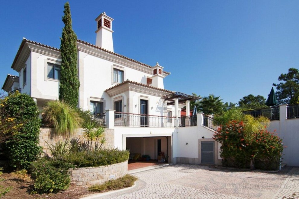 You and Your Family will Love this 5 Star Villa with Private Pool on Quinta do Lago Resort, Algarve