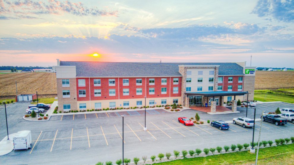 Holiday Inn Express and Suites Remington