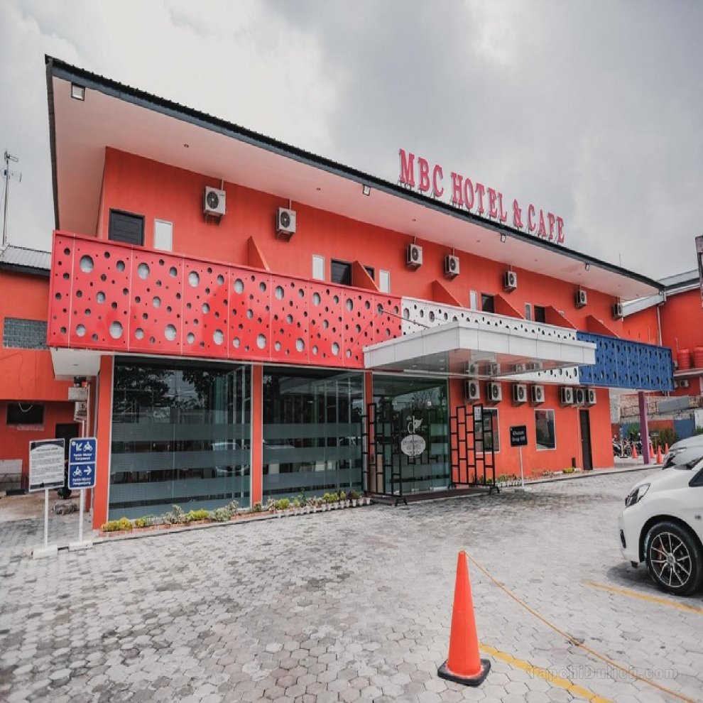 RedDoorz Premium @ Dna Fun Zone Pekanbaru
