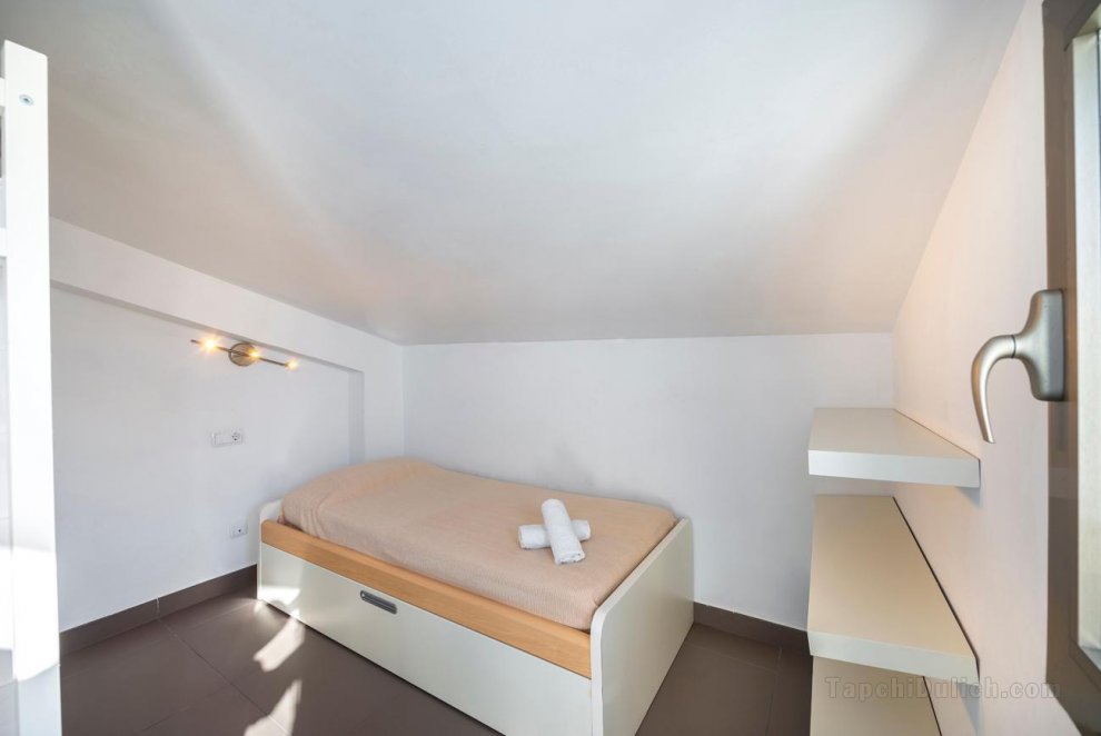 100平方米3臥室公寓 (塞薩利內斯) - 有2間私人浴室