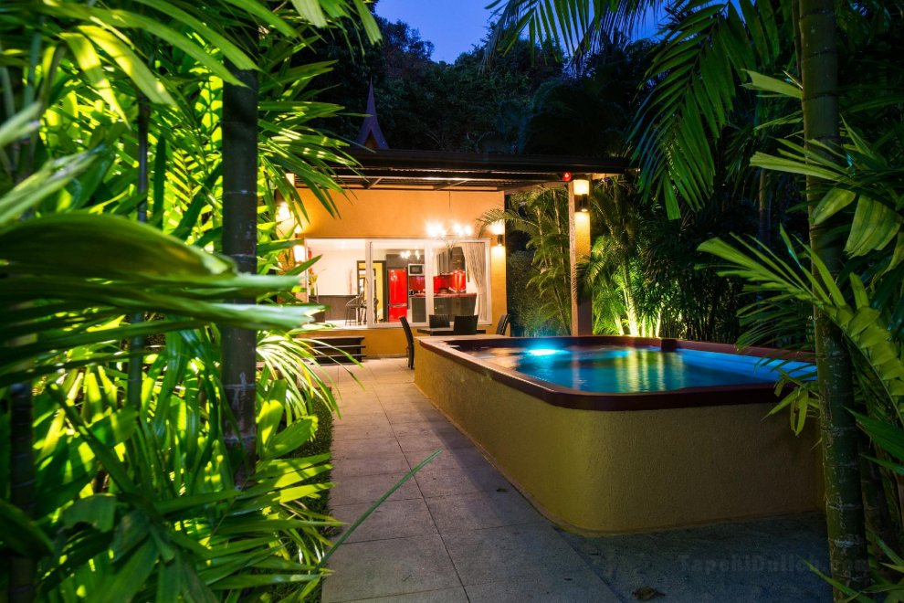 Khách sạn Red Sunset Private Pool Villa - Managed