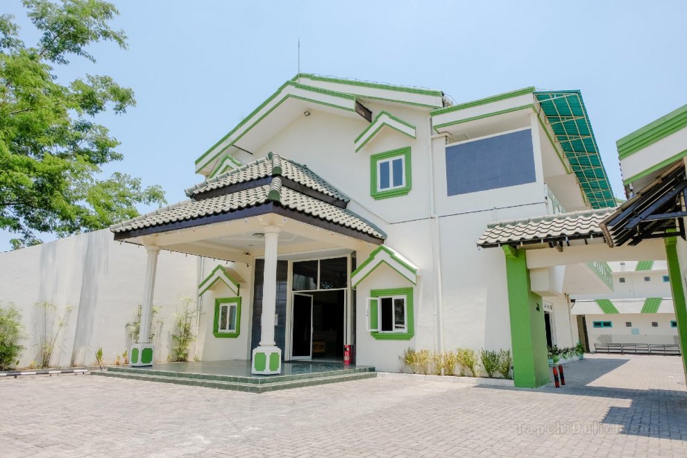 Khách sạn Taman Indah
