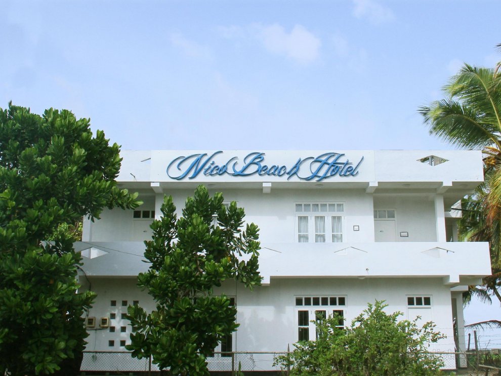Khách sạn Nico Beach
