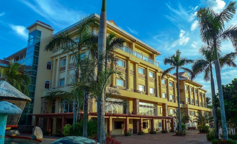 Khách sạn Tanza Oasis And Resort