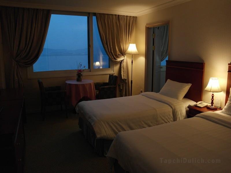 Hotel Grand Pyeongtaek Lake