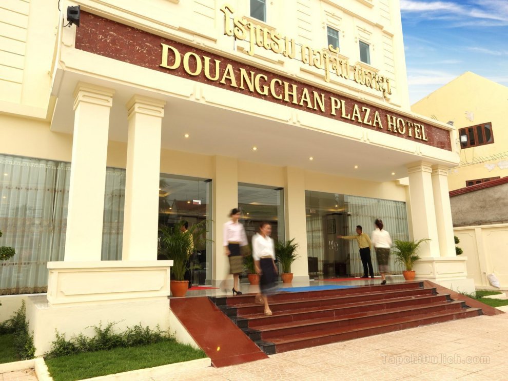 Khách sạn Douangchan Plaza