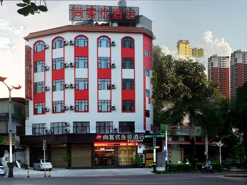 Khách sạn Thank Inn Yunnan Dehong Ruili City Ruili Avenue