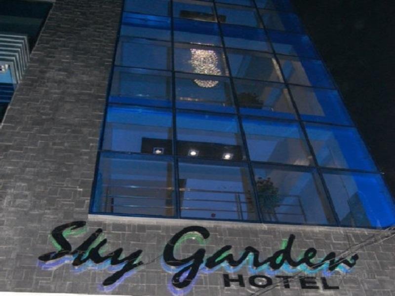 Khách sạn Sky Garden