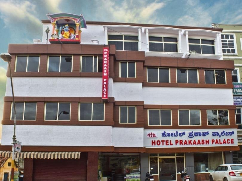 Khách sạn Prakaash Palace