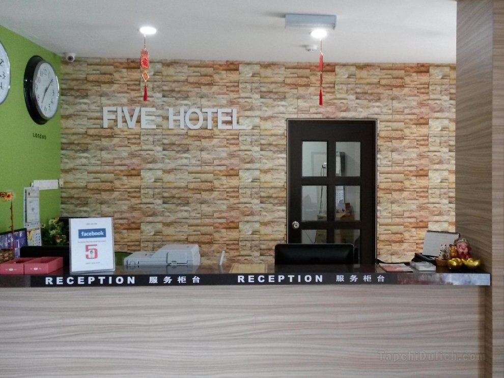 Khách sạn Five