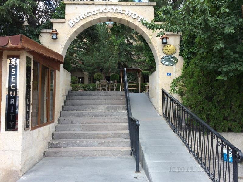 Khách sạn Burcu Cave