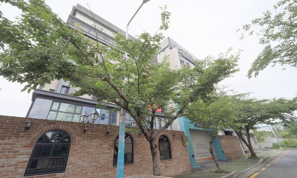 February Hotel The Stay Busan Gangseo Annex Building