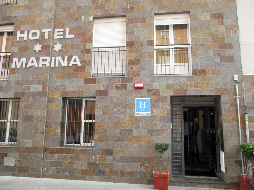 Khách sạn Marina