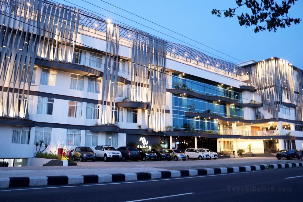 Khách sạn Aveon Yogyakarta by Daphna International