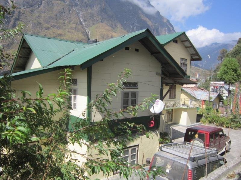 Golden Valley Lachung Residence