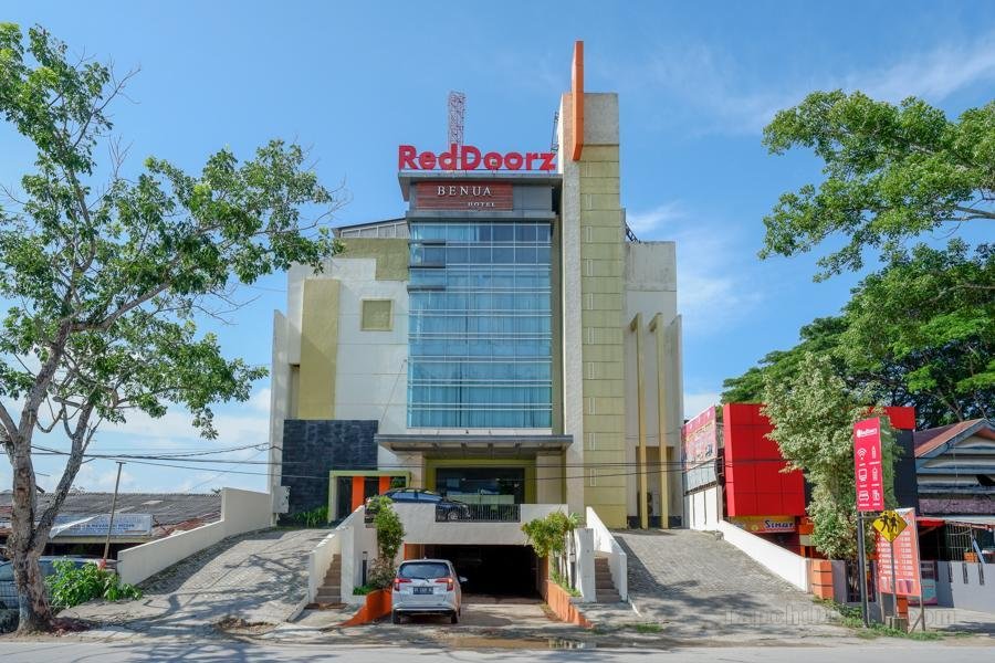 Khách sạn RedDoorz Plus near Benua Kendari