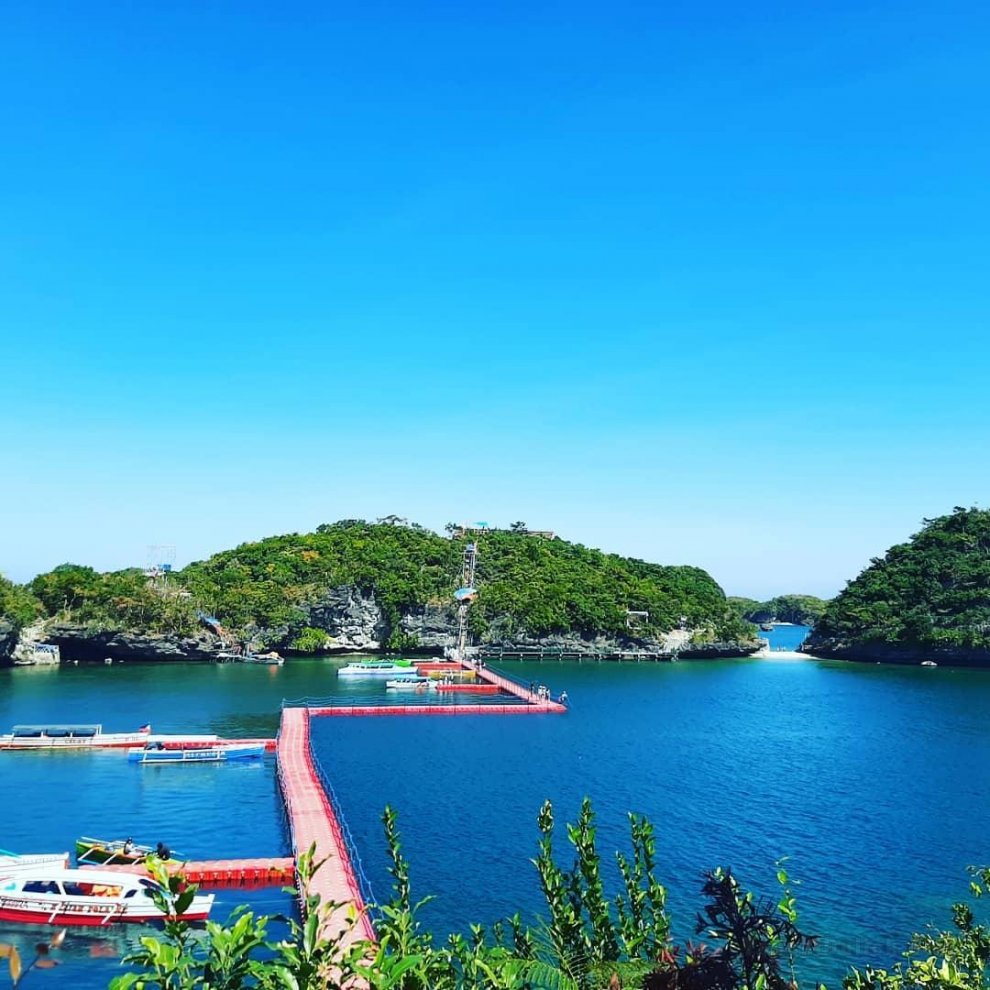 HUNDRED ISLANDS ACCOMMODATIONS 8 co.