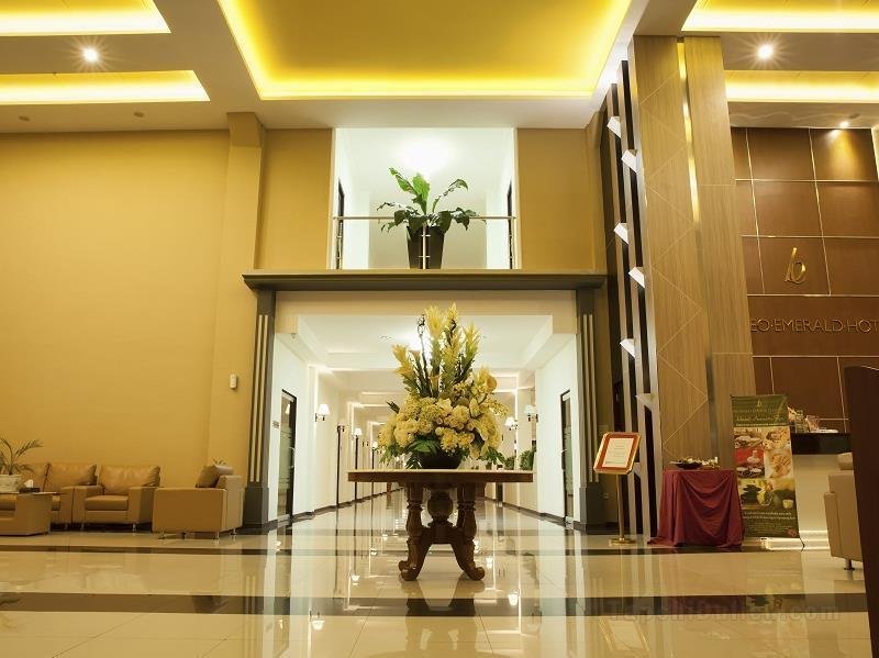 婆羅翡翠酒店